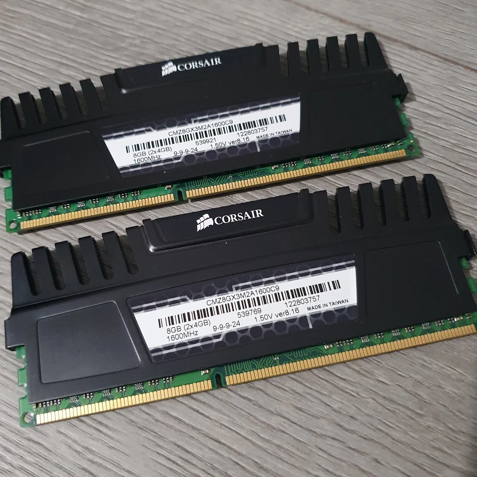 Corsair CMZ8GX3M2A1600C9 8GB 2x4GB PC3-12800 DDR3-1600 DDR3 RAM 1600 MHz - Bild 2 von 4