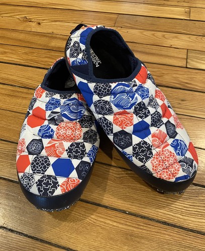 The North Face Thermo Ball Traction V Mules Size 9 slides slip on comfortable
