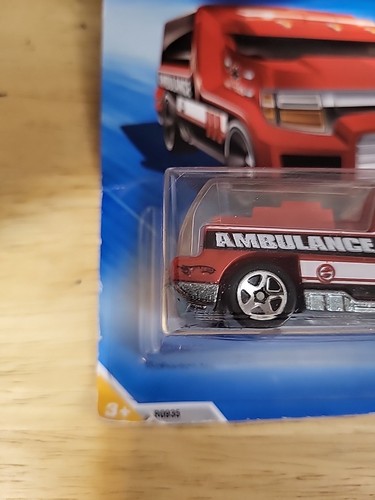 Hot Wheels 2010 New Models 18/240 Rapid Response Ambulance, rot ~ NEU VERSIEGELT - Bild 3 von 7
