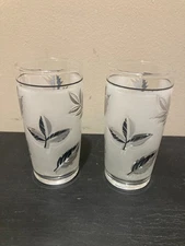 Set of 2 Libbey Frosted Silver Leaf Small 4" Juice Glasses