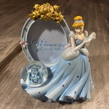 👑VTG Cinderella Disney Picture Frame with Mini Castle Snowglobe. 