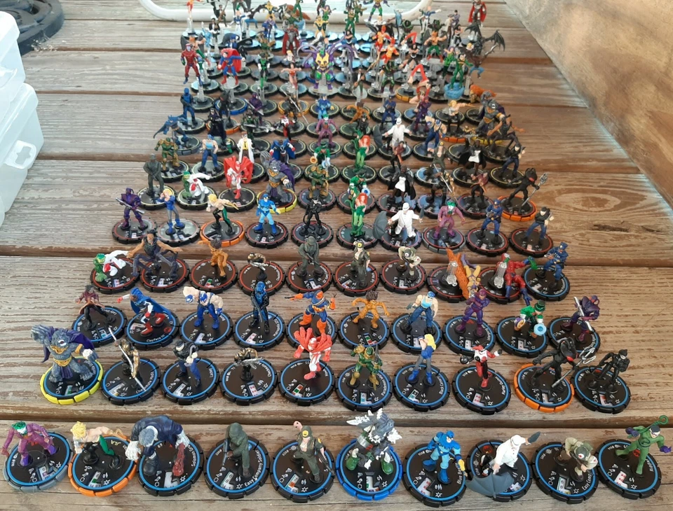 Huge HeroClix DC Superhero Lot of 179 figures, and premier game editon - Image 2 of 4