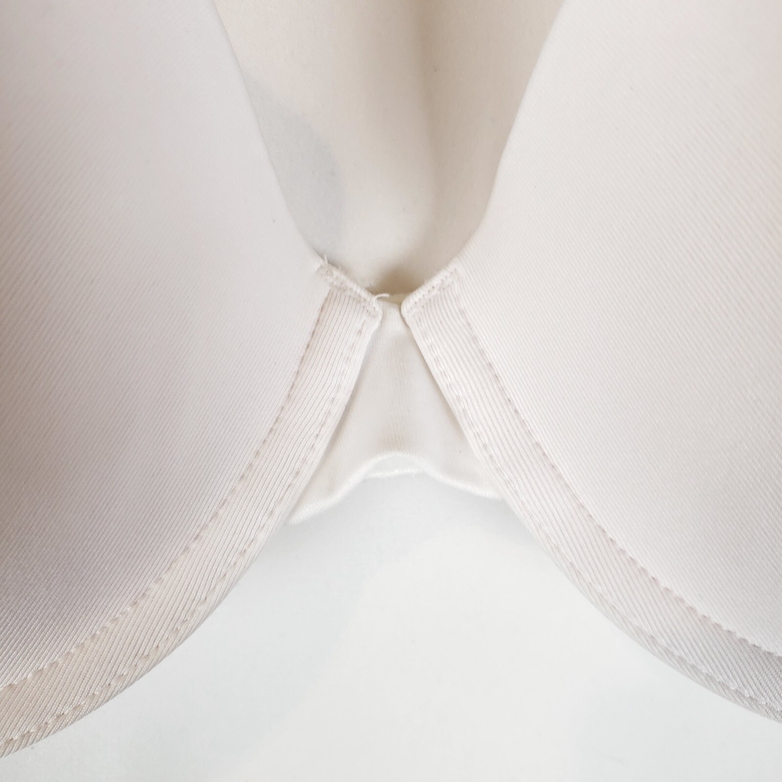 Maidenform Bra 36C Lightly Lined Molded Cups Unde… - image 4