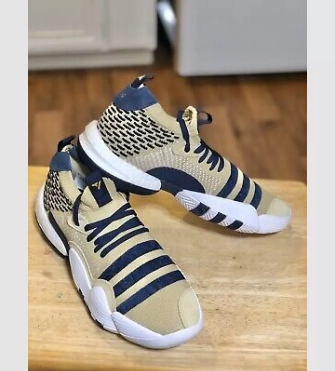 Adidas sneaker releases 219 sale