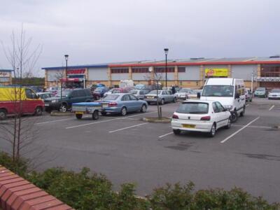 Foto 6x4 Comet Elektrogeschäft im Einkaufsviertel außerhalb der Stadt, Rhyl c2005