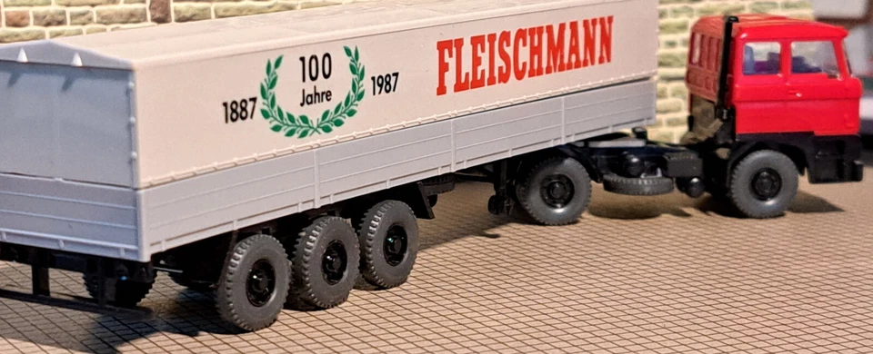DAF  -- FLEISCHMANN  100 Jahre --    Rollende Landstrasse  WIKING 555A - Bild 3 von 4