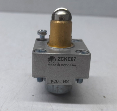Telemecanique ZCKE67 AB Limit Switch Head / ZCKE67 /8B 1624 /525