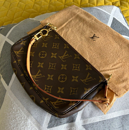 Louis Vuitton Pochette Accessoires Monogram Coated Canvas Shoulder Bag Dust Bag