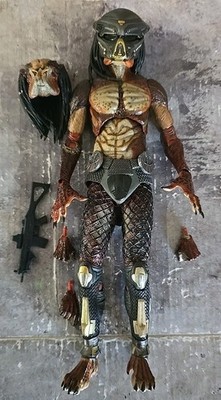 NECA The Predator Ultimate Lab Escape Fugitive Predator Light Up
