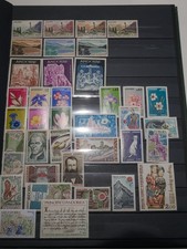 ANDORRE FRANCAIS LOT + 200 TIMBRES NEUFS** DANS UN ALBUM. BONNE VALEUR