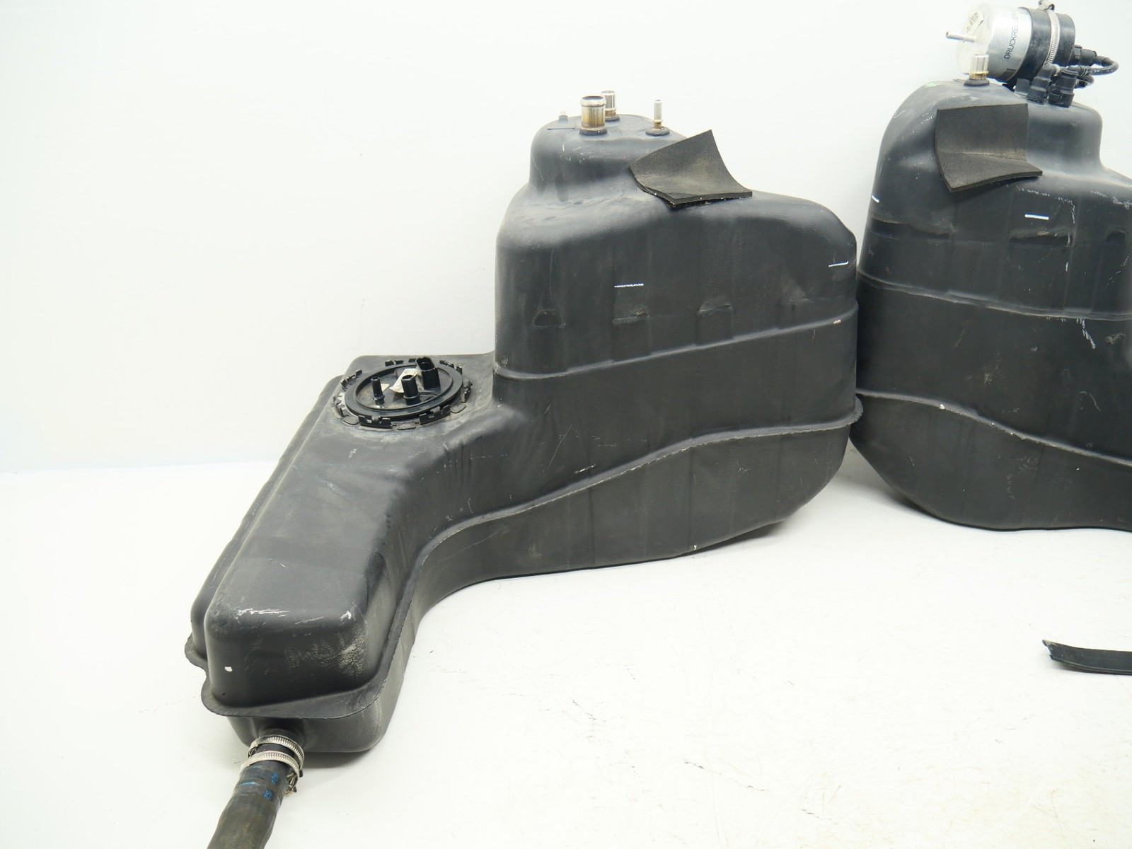 2007-2012 Audi R8 Fuel Tank Gas Reservoir Left Right Pair 420201022 OEM