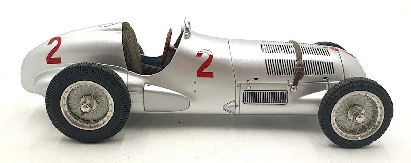 CMC 1/18 Scale M-114 Mercedes Benz W125 Donnington GP 1937 H.Lang #2 - Image 4 of 4