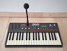 Synthesizer AKAI Miniak mit Vocoder-Mikrofon,...