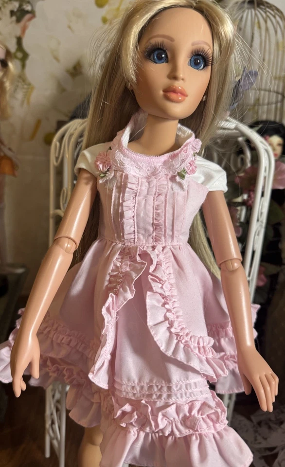 ROPA MUÑECA, JUEGO JERSEY ROSA ALTERADO PARA MUÑECA HASBRO LORIFINA 20 PULGADAS Foto 3 de 4