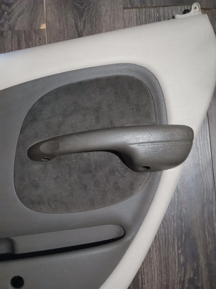 Chrysler PT CRUISER 2001-2005 puerta trasera panel interior pasajero derecho beige Foto 3 de 4