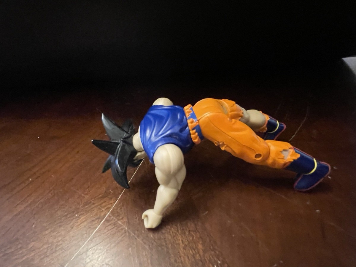RARE 10 YEAR ANNIVERSARY 2003 DRAGON BALL Z BATTLE DAMAGED GOKU