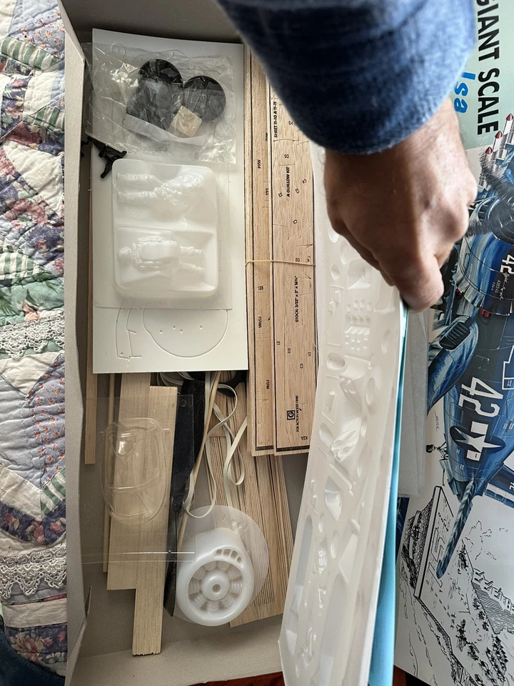 Guillow's Corsair F4U гигантский масштаб пробкового дерева модель самолета набор, Второй мировой войны самолет - Изображение 4 из 4