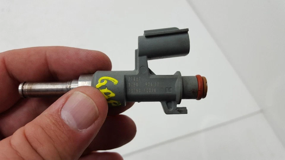 Piezas de inyección de combustible superior del inyector de combustible para 19-23 LEXUS ES300H 1238788 Foto 3 de 3