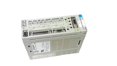 YASKAWA SGDM-04AC-SD2B
