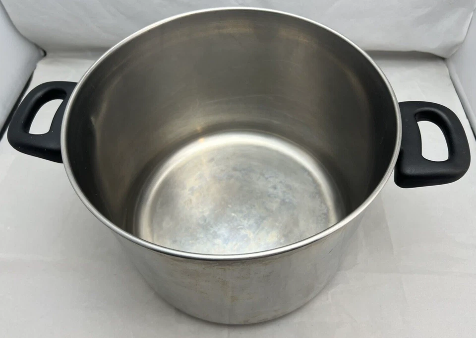 Megaware 8 Quart 7.8 Liter Stainless Steel Stockpot Pot Pan Dutch Oven FRANCE - Image 3 of 4