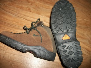 nike regrind hiking boots