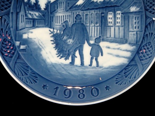Vintage Royal Copenhagen Christmas Collector Plates, Nineteen Years Available!!! - Picture 78 of 100