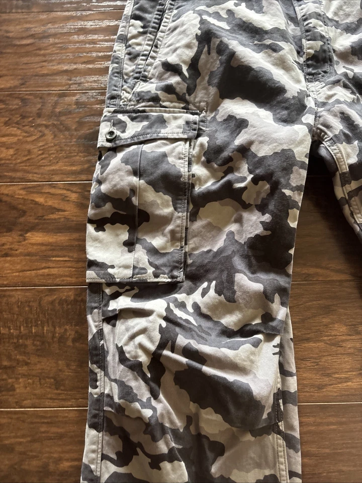 Pantalones de Colección Levi's Cargo Camuflados Talla 34x32 Gris Patinador Militar Y2K Foto 4 de 4