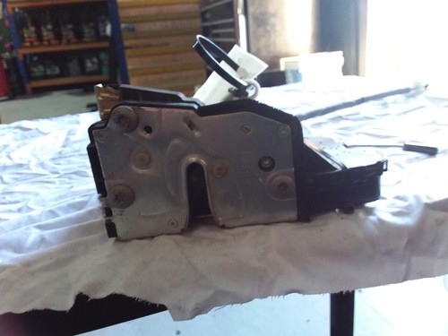 BMW 3 SERIES LOCK MECHANISM LEFT FRONT DOOR LOCK, E46, SEDAN, LATE TYPE, 09/00-0