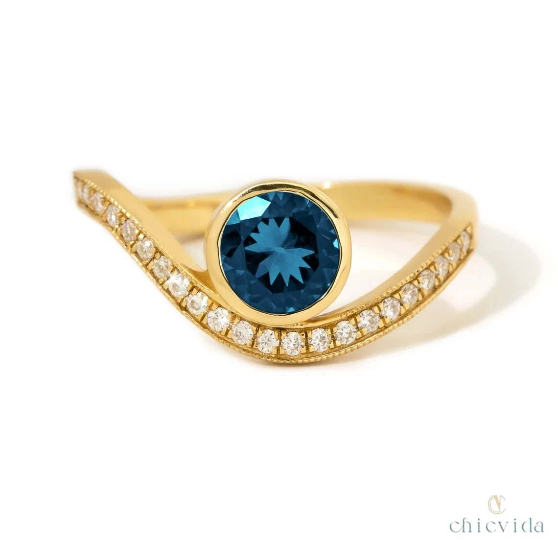 Bague Or Jaune 14 Carats Avec Topaze Bleue Et Diamants - Taille 62 (19,7 Mm) - Occasion