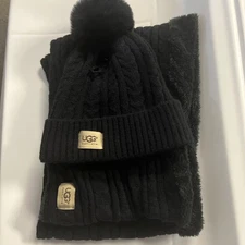 UGG BLACK INFINITY HAT AND SCARF SET & FLEECE LINED