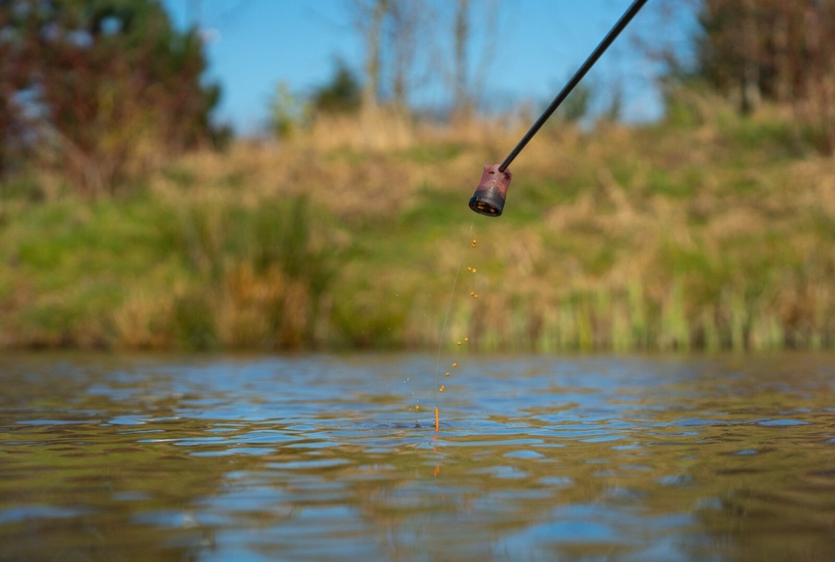 Guru Pole Pot Sprinkle Lid – Medium To Large Size For Coarse Fishing, Grey, Attracts Fish