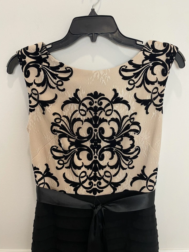 Vestido de noche Betsy Adams talla 4P Foto 3 de 4