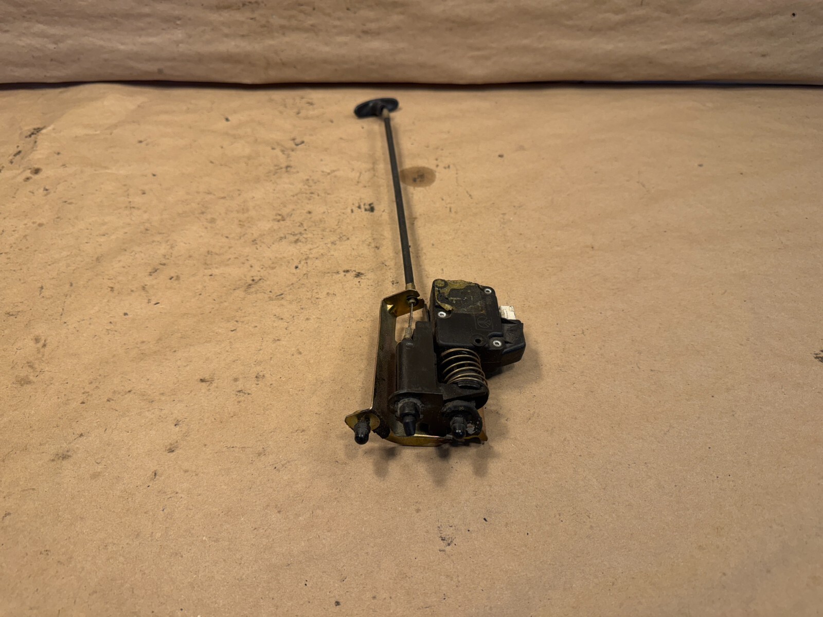 Ferrari 360 430 550 Fuel Filler Door Actuator With Cable OEM PN 65395900