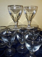 LOT DE 10 VERRES A PIED BISTROT ANCIENS,  POUR ABSINTHE , ANIS ,VERRE EPAIS