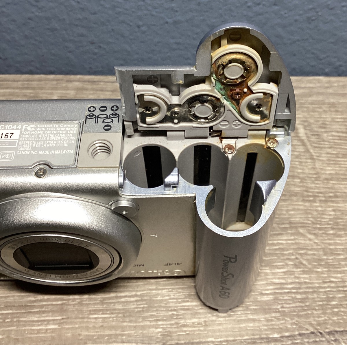 Canon Power Shot A60 2.0 Mega Pixels Digital Camera w/ Leather