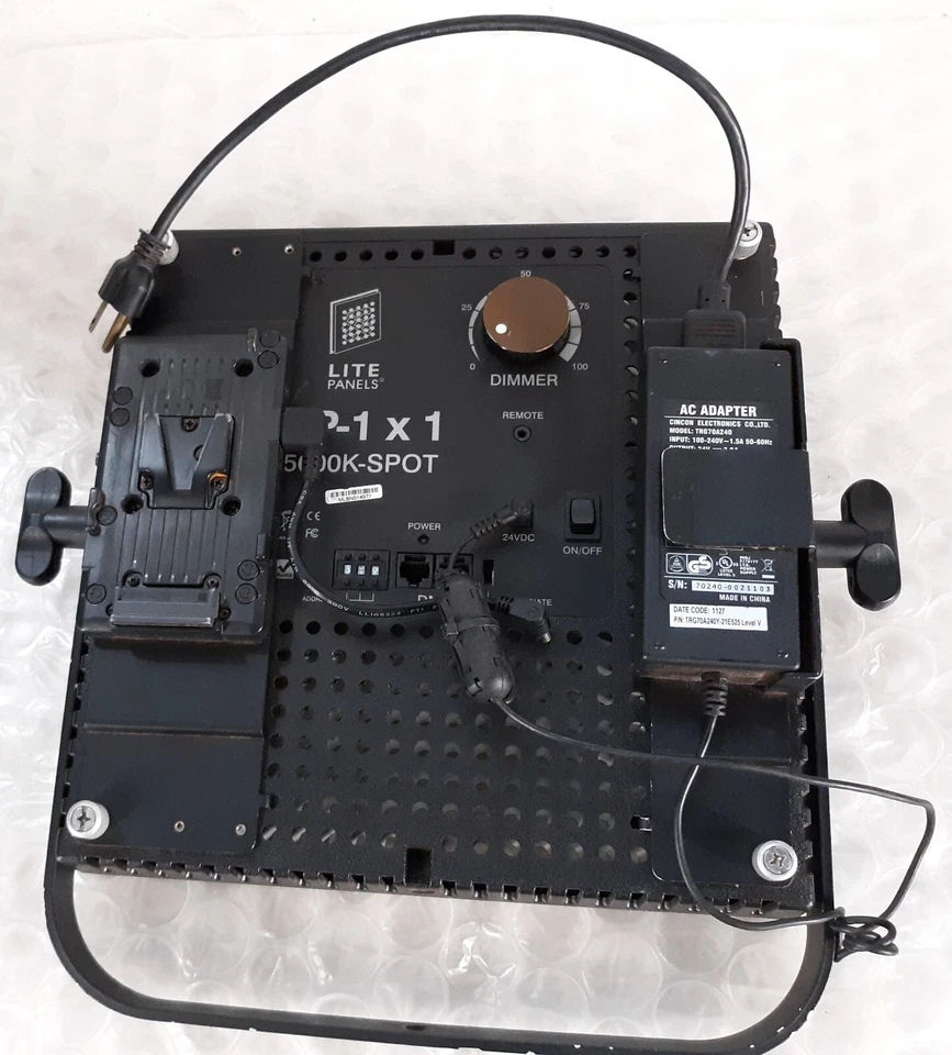 Litepanels LP-1 x 1 5600K-SPOT Panel w/ AC Adapter + Battery + Bracket *TESTED* - Image 3 of 4