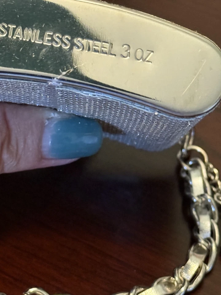 Mini frasco Wild Eye Design - tono dorado 3 OZ Foto 3 de 3