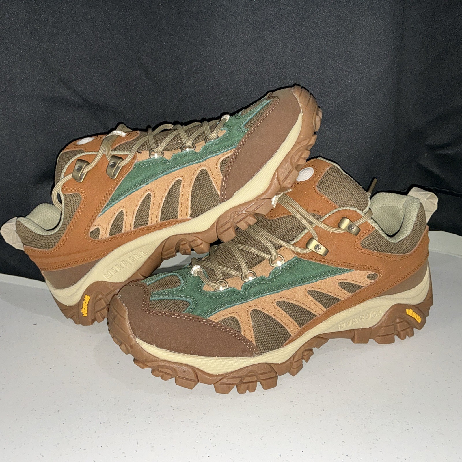 Merrell Moab 2 Mesa Luxe Eco Hiking Sneakers in Kangaroo Green Size 8