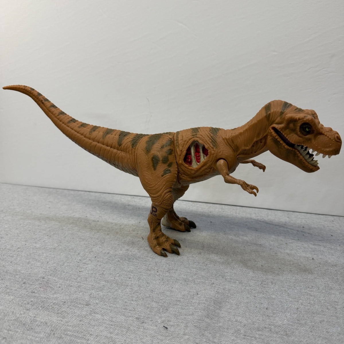 Vintage Kenner 1993 Jurassic Park Young T-Rex JP06 Figure NO
