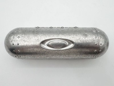 OAKLEY MINUTE即日発送　ケース付 OAKLEY MINUTE 1.0 Silver Aluminum Case Included Fashion