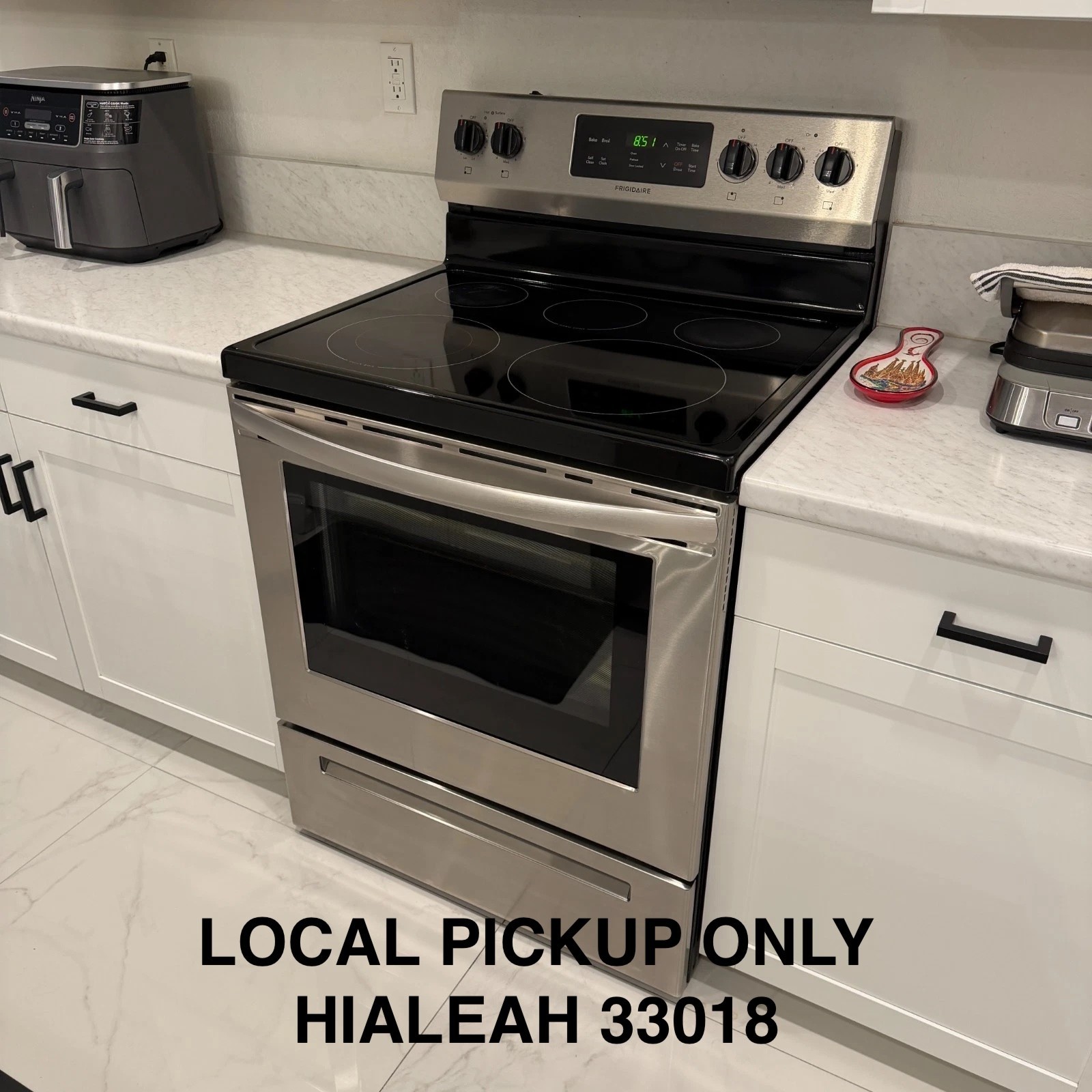 Frigidaire Freestanding Electric Range 4-Burner Radiant Smoothtop Black/Silver