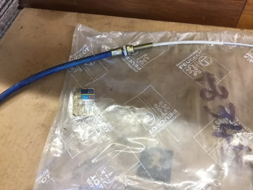 Genuino Peugeot 604 después 1977 cable freno de mano trasero 483465 1730mm Foto 3 de 3