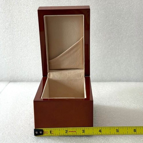 Scatola portagioie in legno lucido elegante crema fodera velluto 5”x3,5x3,25” Made China - Foto 9 di 12