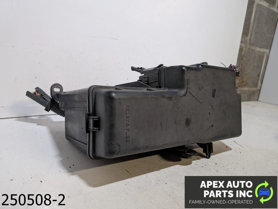 Caja de fusibles de motor OEM 2004-2006 Lexus ES 330 3,3 L 82720-06041 Foto 3 de 4