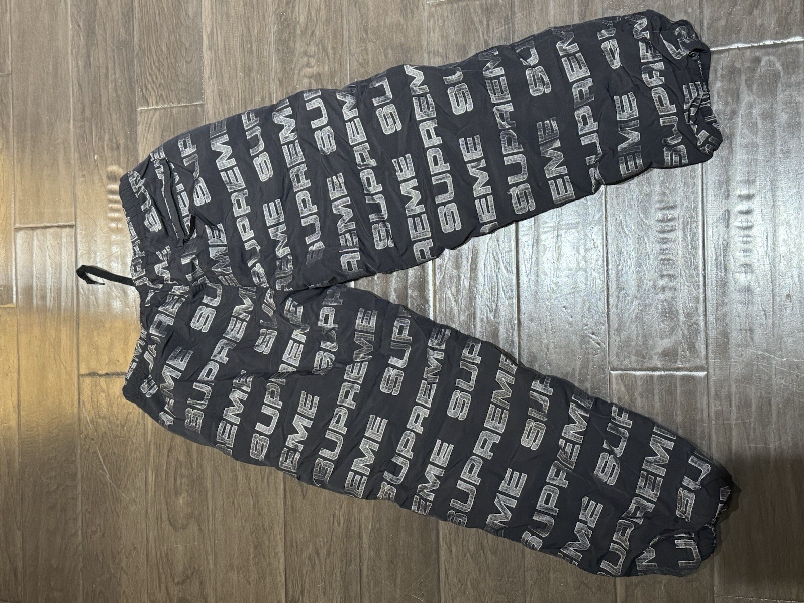 Supreme Repeat Logo Windpants Size Medium Black - image 2