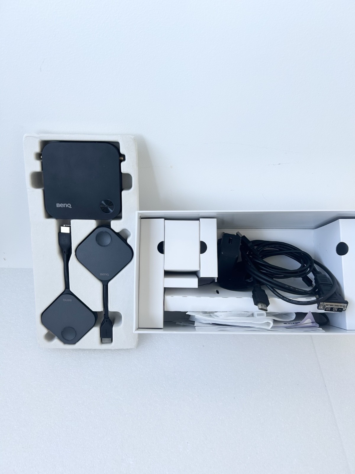 BenQ InstaShow WDC10 Transmetteur HDMI Sans Fil pour Partager un Écran de PC Portable