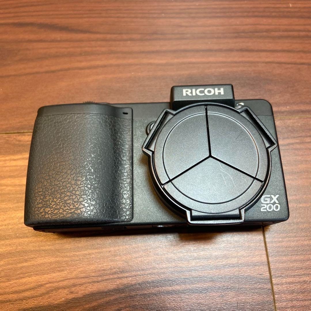 RICOH GX200 デジカメ ほぼ新品 3825 RICOH GX200 デジカメ ほぼ新品 3825 - メルカリ