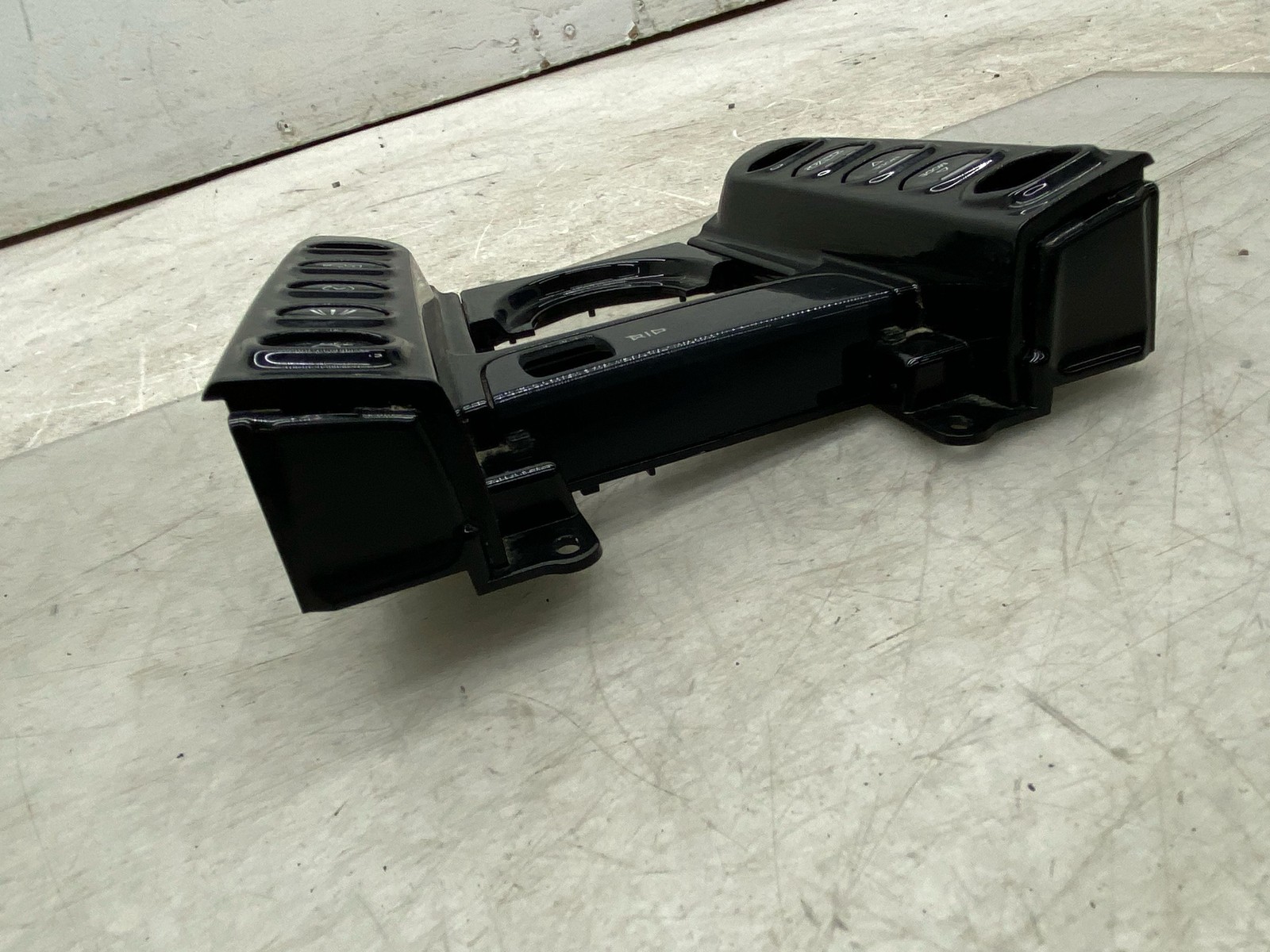 2020-2025 ASTON MARTIN DBX CENTER CONSOLE DRIVE MODE SWITCH PANEL MY83-13D730-AC