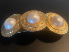 VINTAGE EARLY LARGE GOLD TONE FAUX PEARL ROUND BAR HAIR BARRETTE CLIP STATEMENT