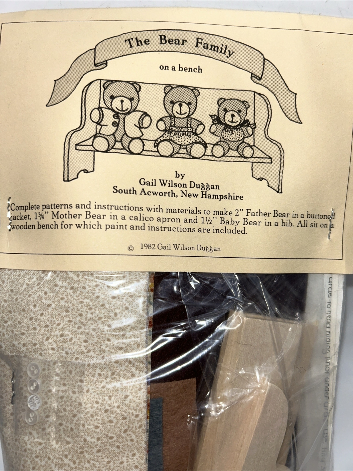 Gail Wilson Duggan Kit  The Bear Family On A Bench  1982 -Sealed